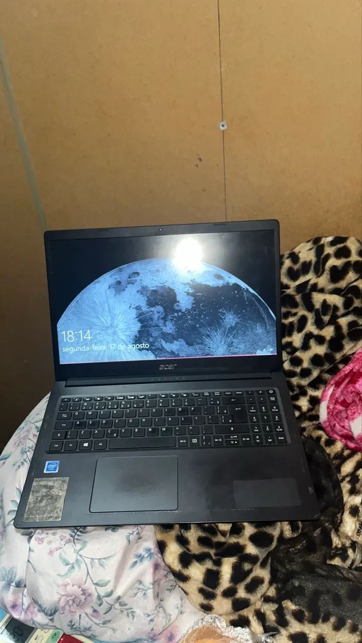 Vende se notebook funcionando perfeitamente 