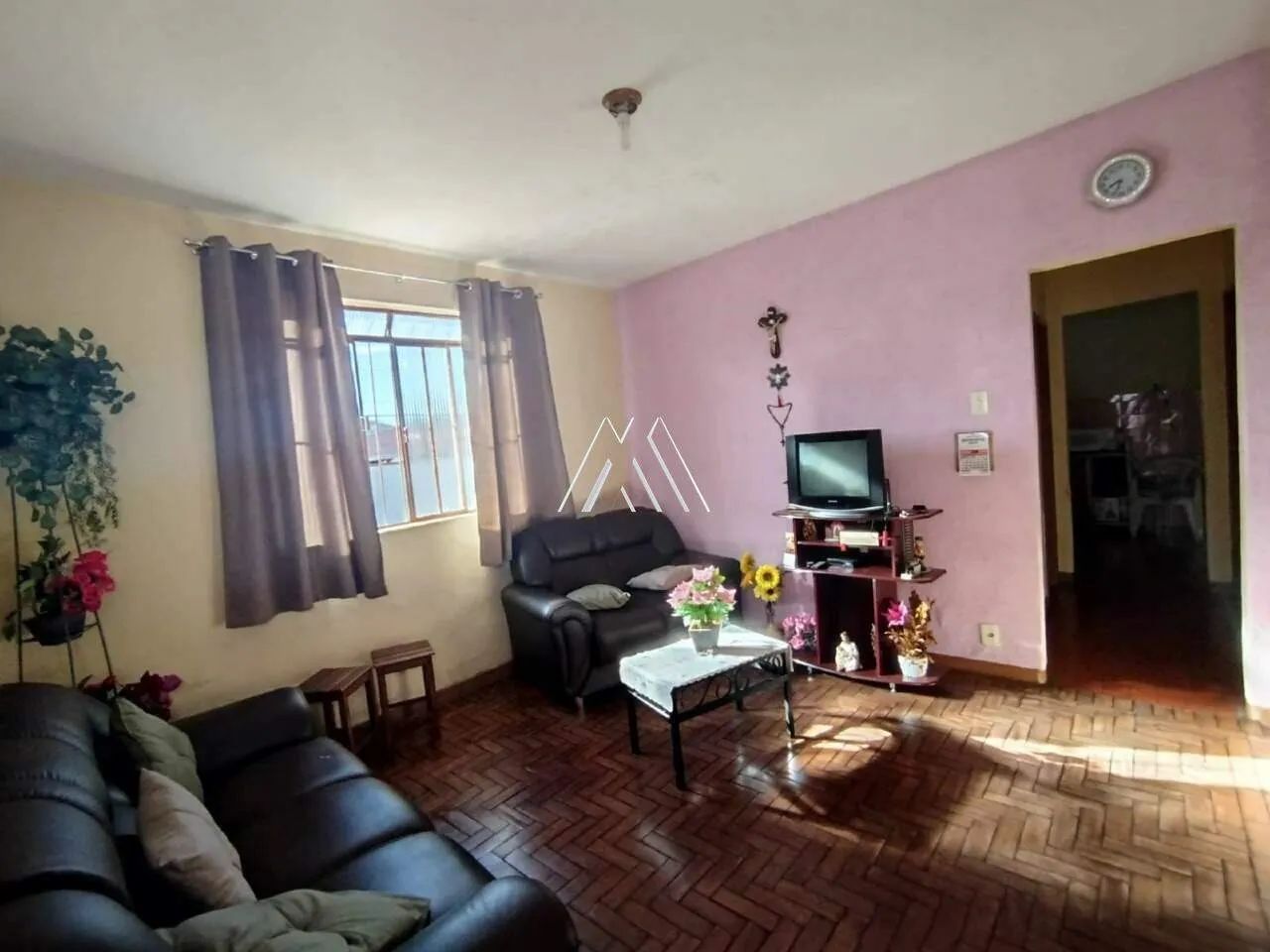 Vendo casa em Itaúna em excelente localização!