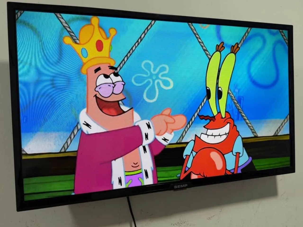 Smart Tv  Semp Android 32 polegadas pezinhos e controle top R$ 530  - Foto 3