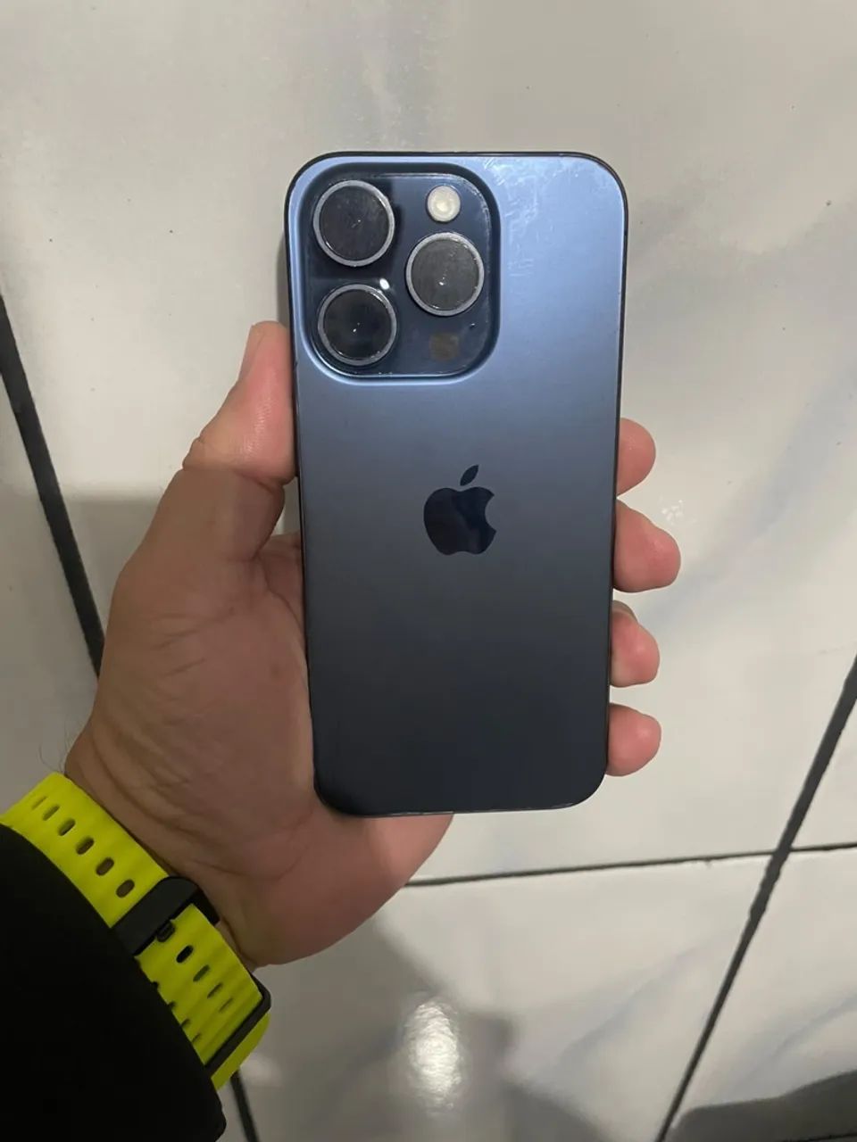 Troco iPhone 15 pro por iPhone 14 Pro Max ou pro mais volta 