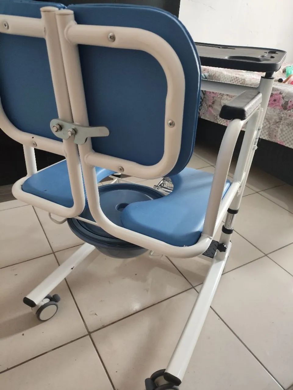 Cadeira Multifuncional para idosos  - Foto 5