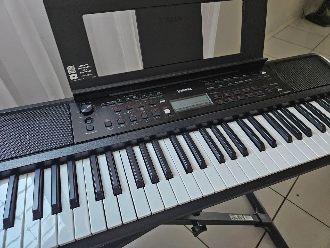 Teclado Yamaha PSR-E383 + Suporte e Pedal  - Foto 2