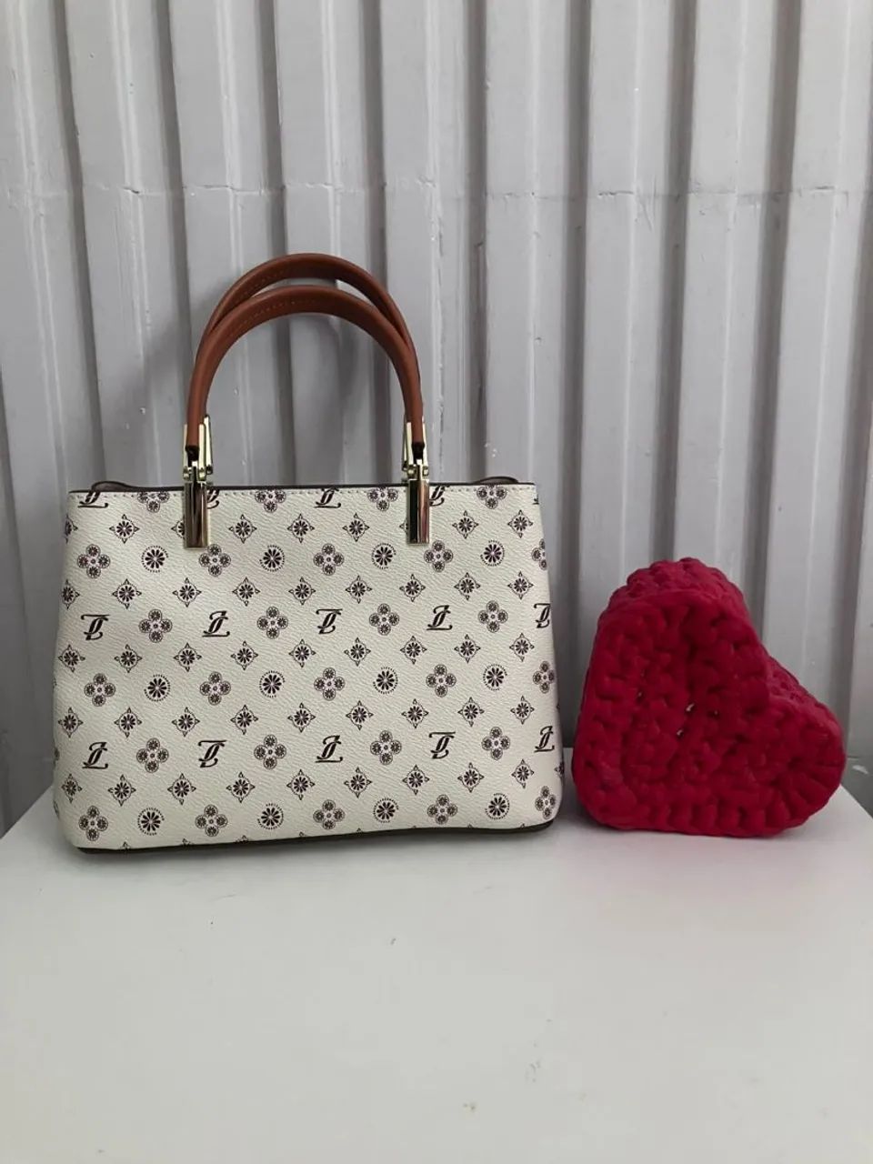 Vendo com urgência (BOLSAS NOVAS)  - Foto 2