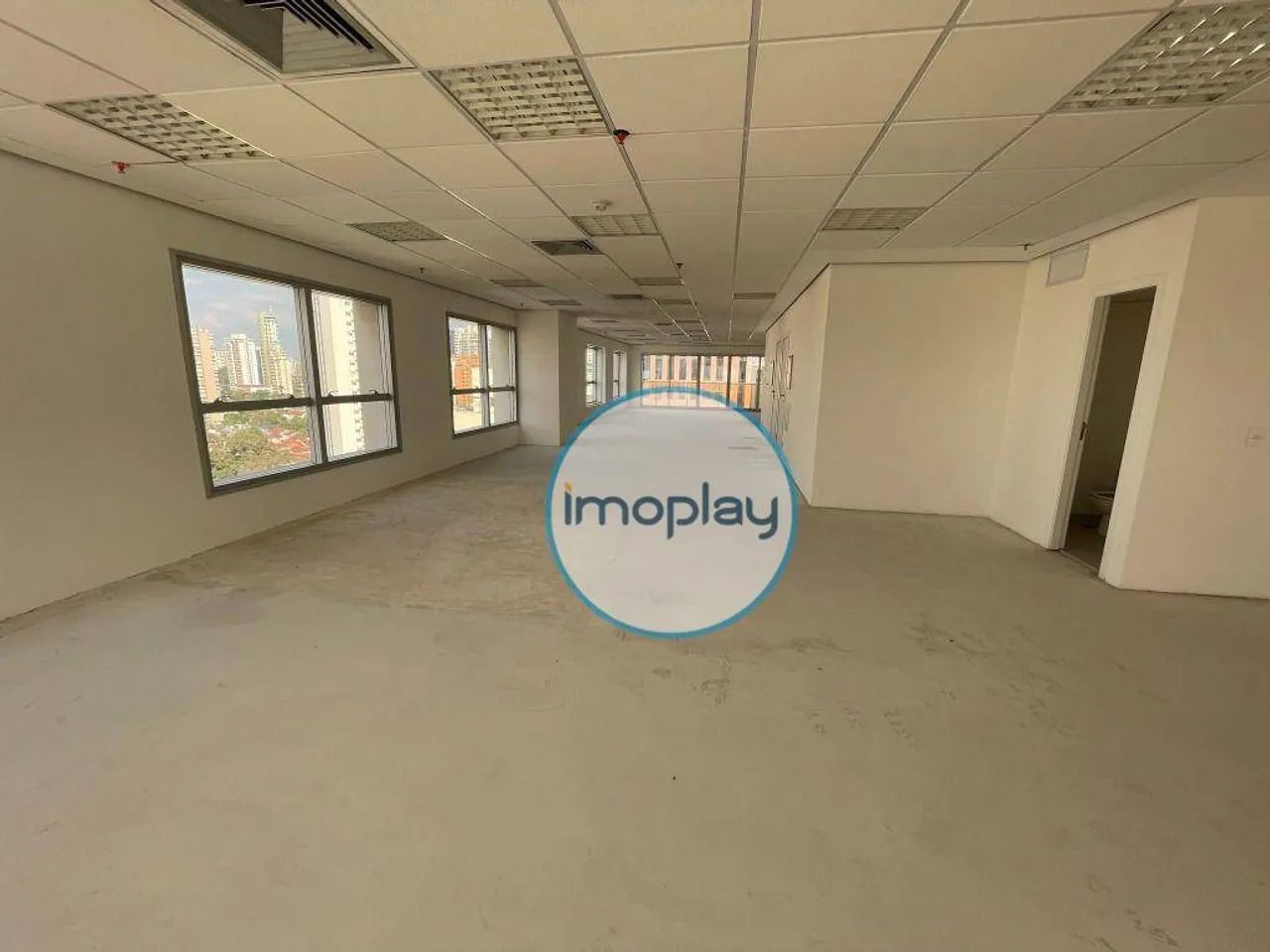 Conjunto comercial de 214m² vão livre com 04 banheiros e 02 sacadas. - Foto 2