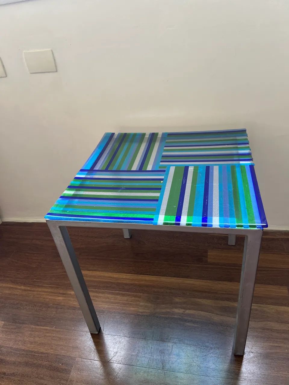 Mesa lateral apoio base ferro vidro fundido colorido  - Foto 3