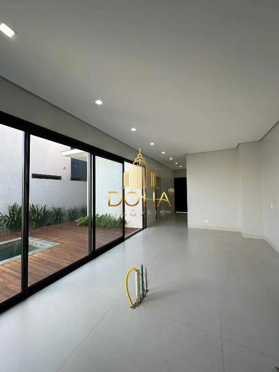 SOBRADO COM 3 SUÍTES E 1 QUARTO - CONDOMÍNIO - Foto 3