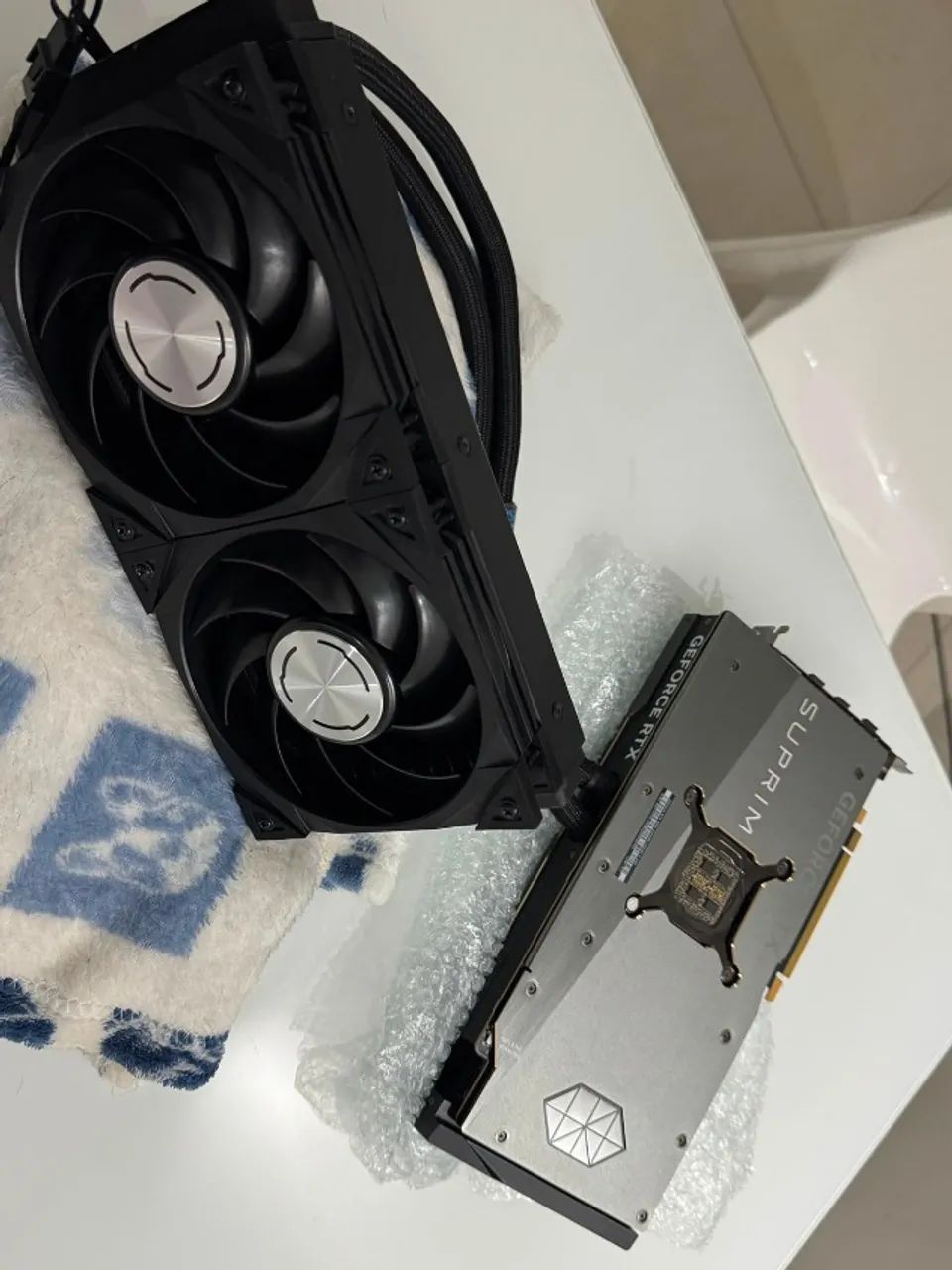 Rtx 4090 suprim x liquid - Foto 4