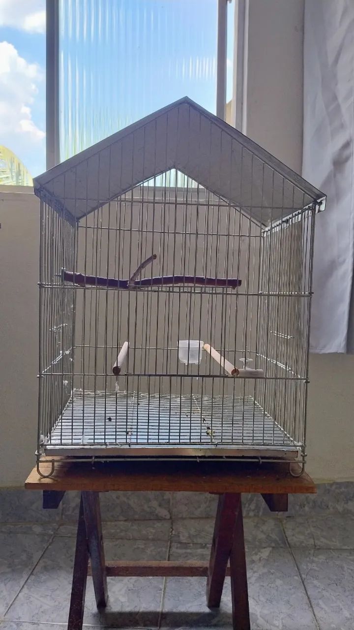 Viveiro de arame, muito novo. Pouco usado.