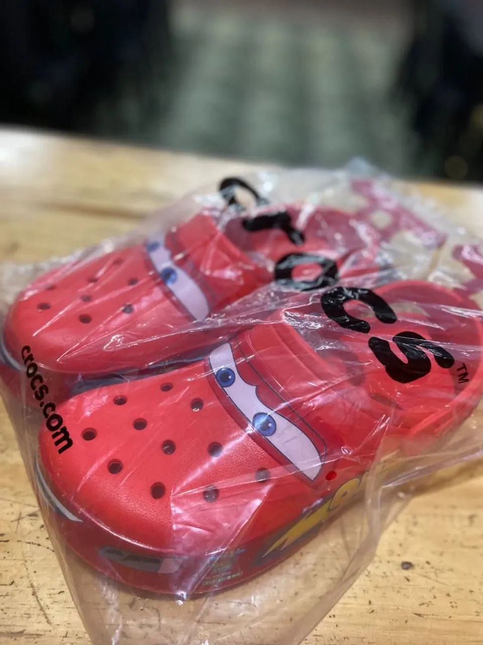 Crocs mcqueen - Foto 2