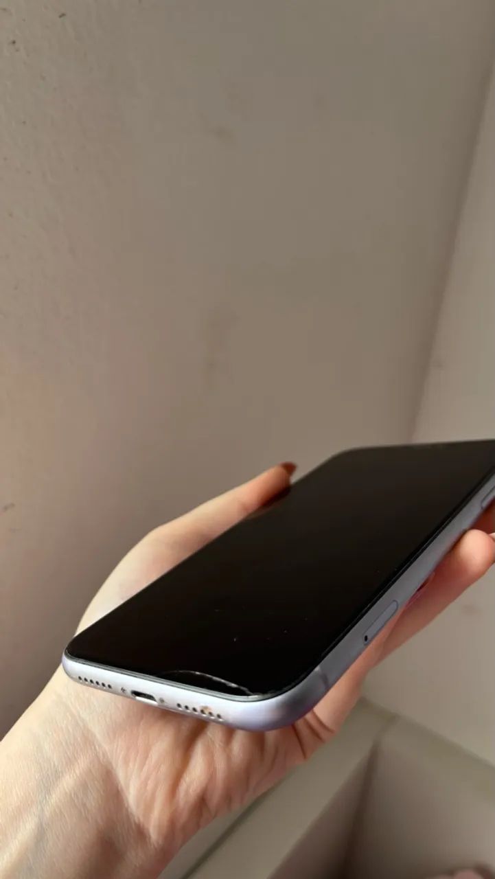 iPhone 11 Roxo 64GB - em bom estado  - Foto 5