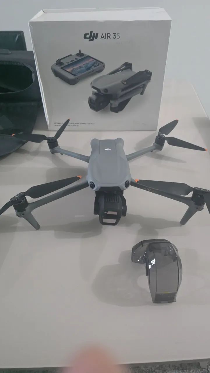 DRONE DJI AIR 3S COM KIT FLY MORE COMBO E RADIO COM TELA - Foto 4