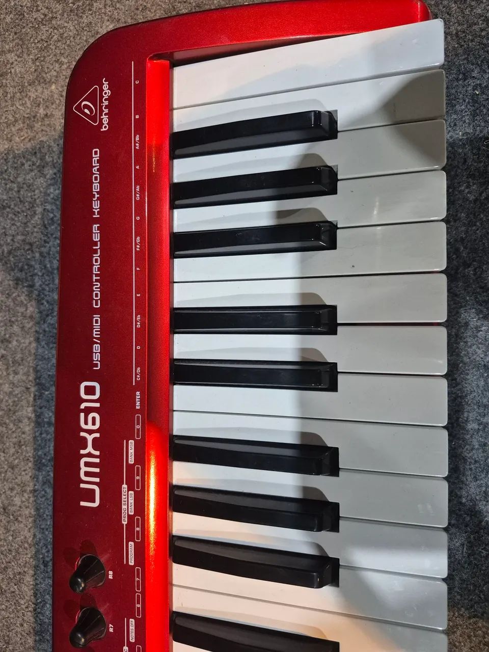 Controlador Behringer UMX610 - Foto 5