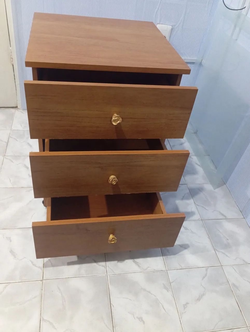 Mesa de cabeceira ou Criado Mudo - Foto 5