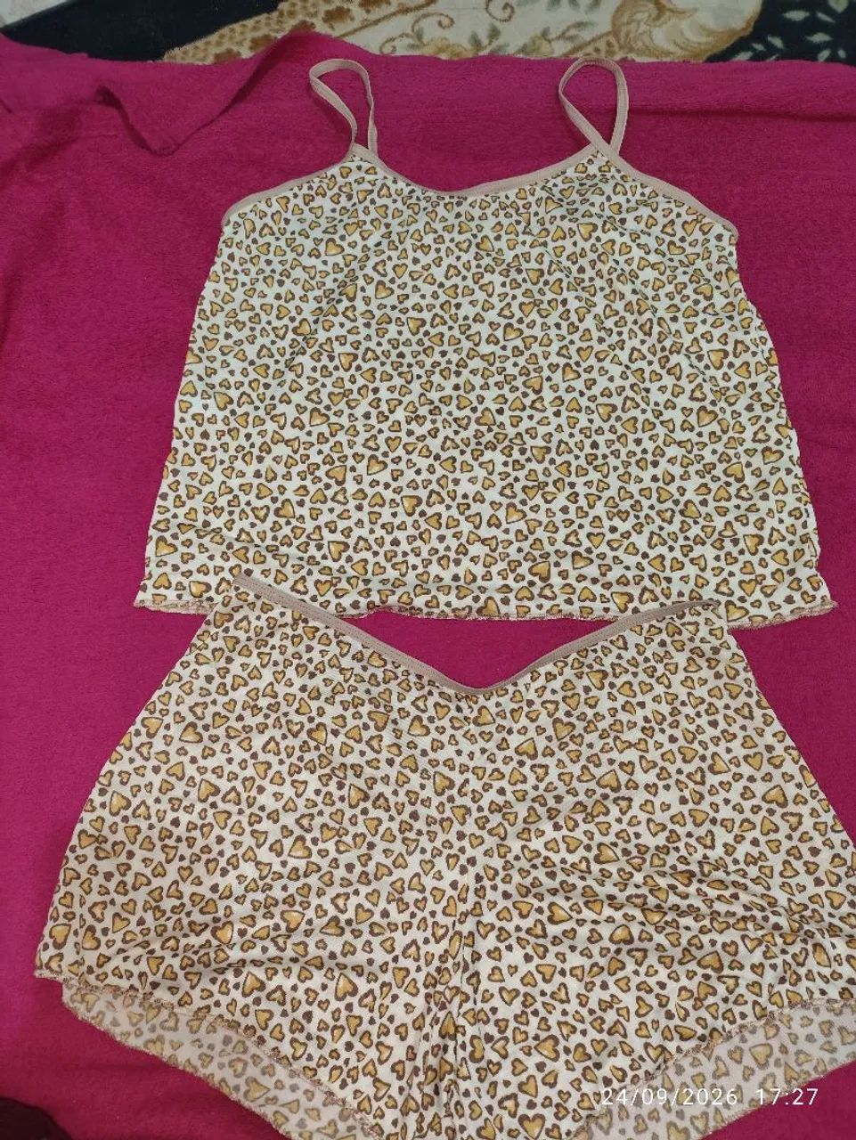 25 reais cada conjunto 