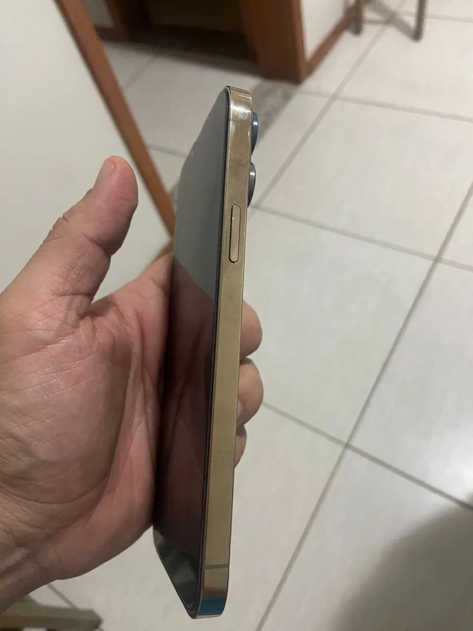 iPhone 13 Pro Max Dourado impecável  - Foto 2