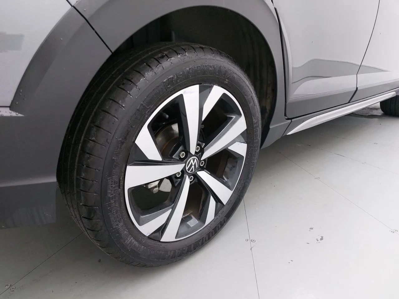 Volkswagen Nivus Highline 1.0 200 TSI Flex Aut., foto 14 de 18
