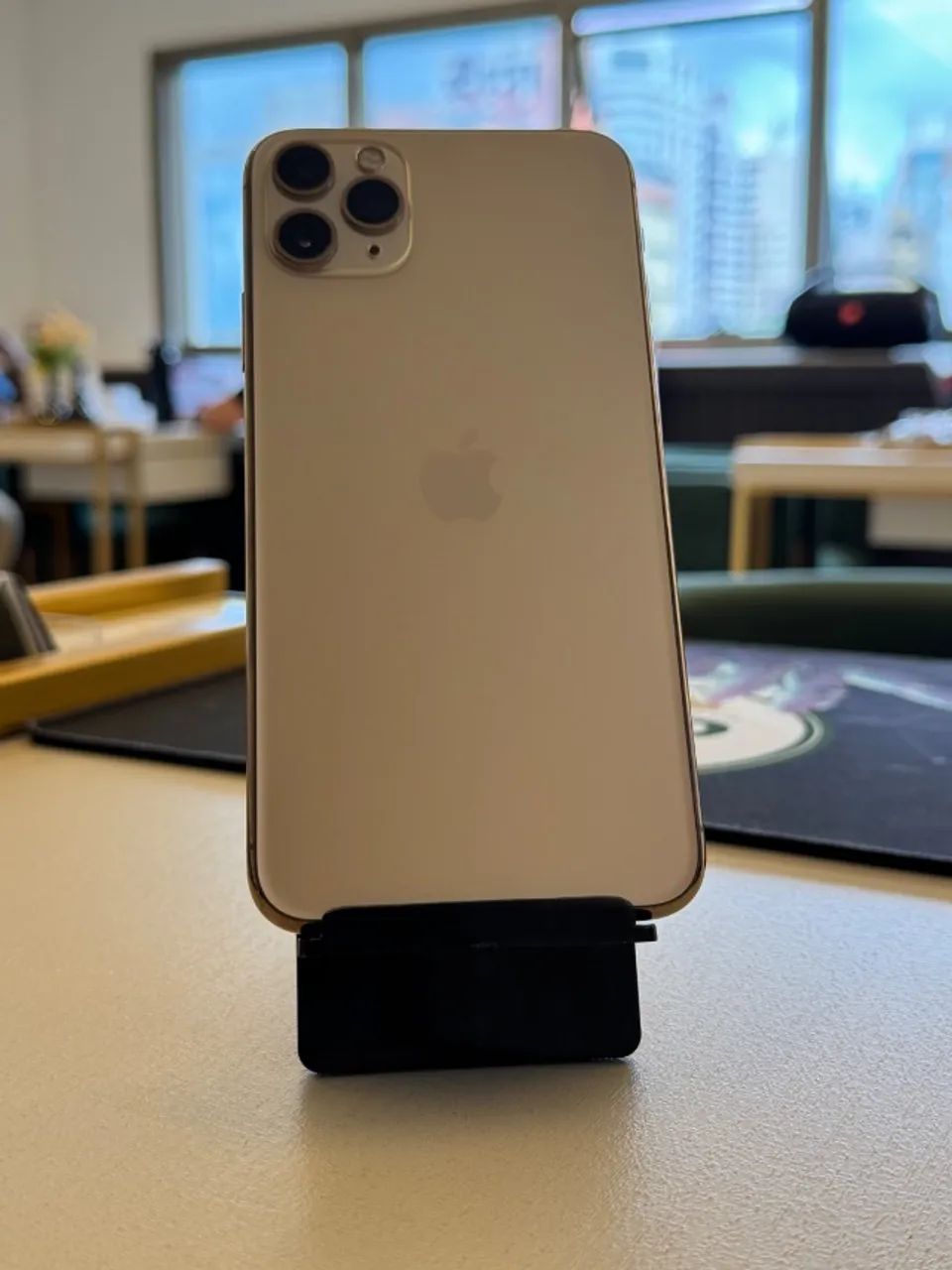 iPhone 11 Pro Max 64GB Gold - SEMINOVO - LOJA FÍSICA - Celulares e