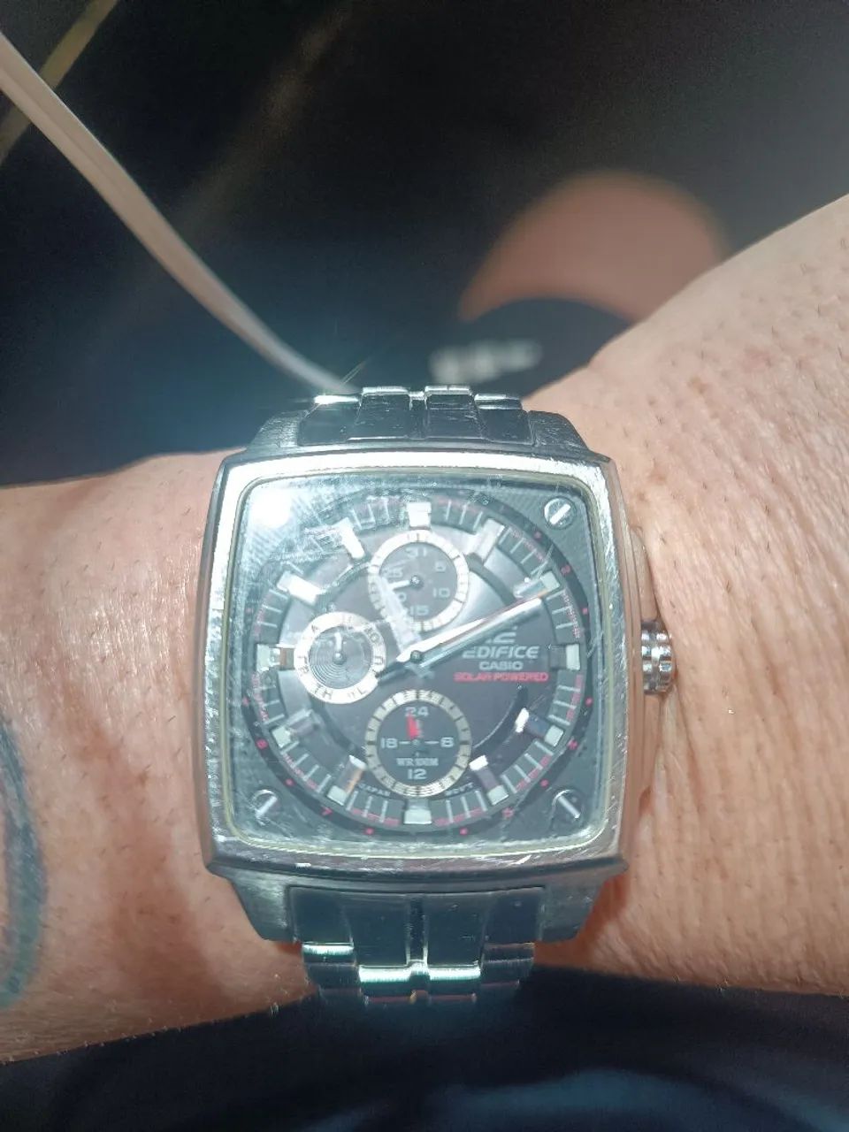 Relógio Casio Edifice Solar com riscos no vidro  - Foto 3
