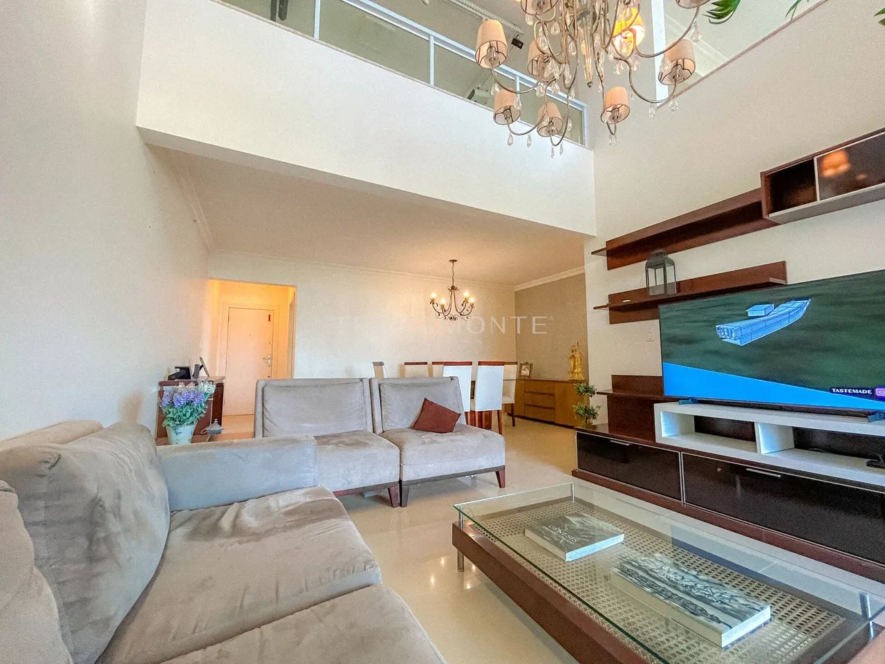272 m² privativos com 3 suítes no Residencial Minas Gerais