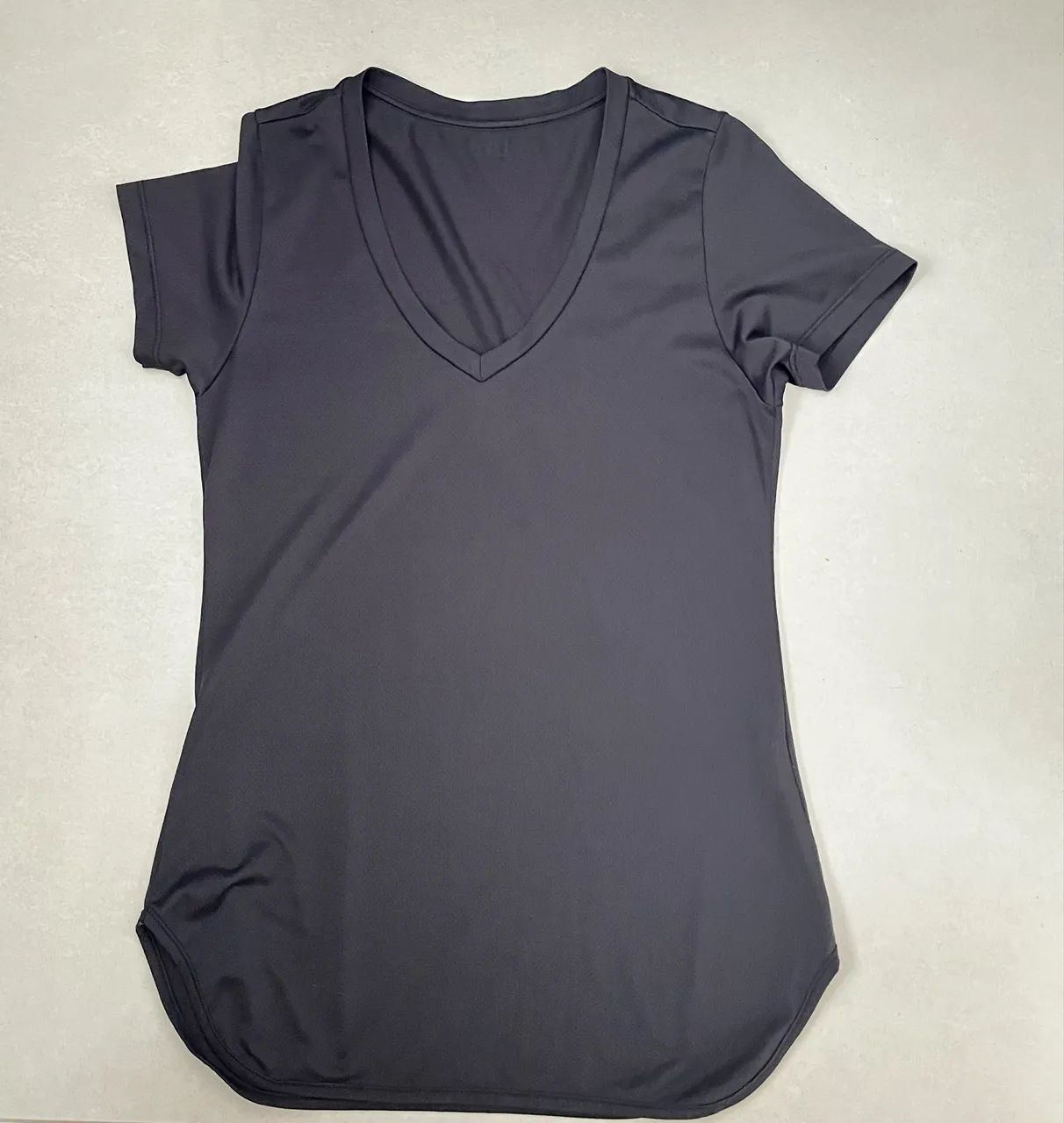 Camiseta Live gola V preta / P