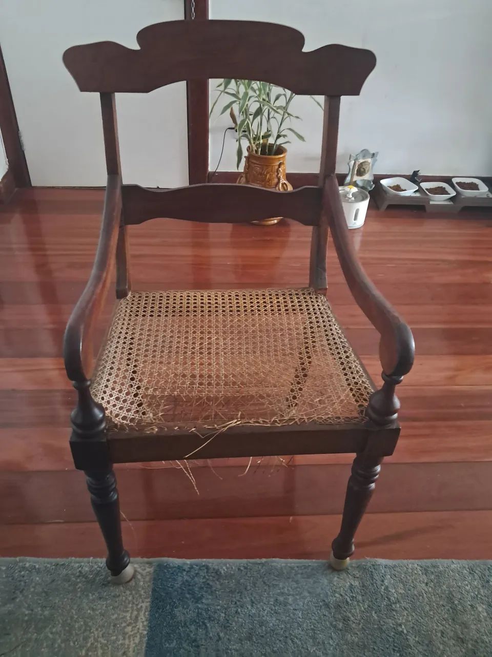 Duas cadeiras antigas - Foto 2