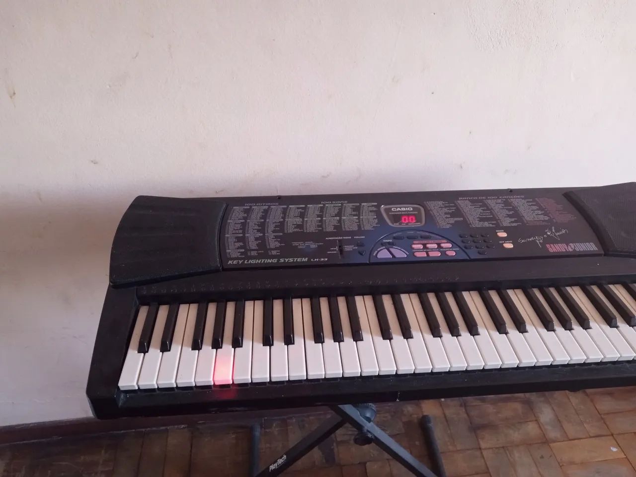 Vendo teclado ou troco música Casio  - Foto 2