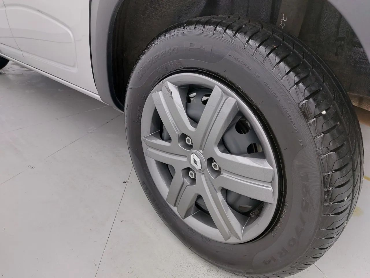 Renault Kwid 1.0 Zen, foto 12 de 18