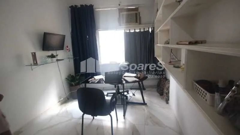 Ótima sala comercial, com 43m², Av. Treze de Maio, Centro