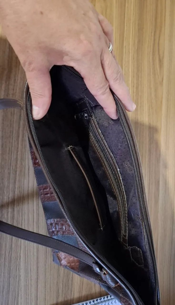 Bolsa de couro semi nova  - Foto 4