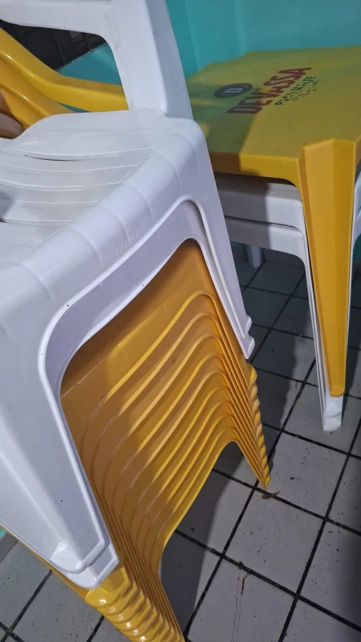 Mesa e 4 cadeiras
