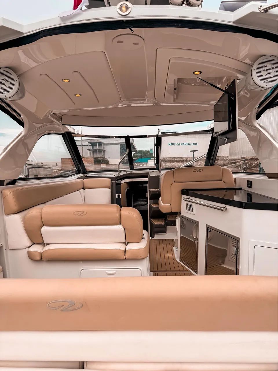 Lancha Regal 35 Sport Coupé  - Foto 6