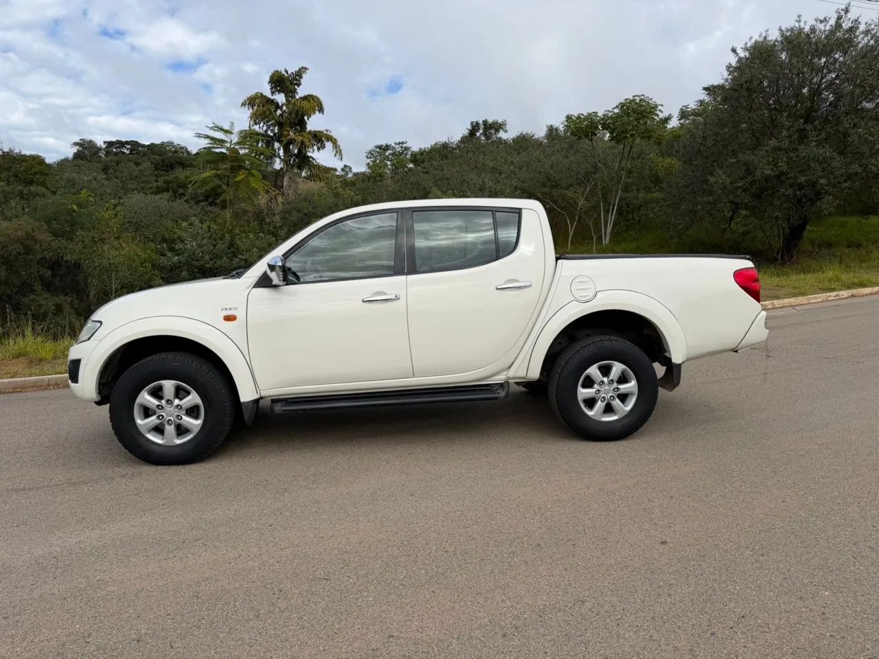 Mitsubishi L200 Triton HPE 3.2 CD TB Int.Diesel Aut, foto 8 de 10