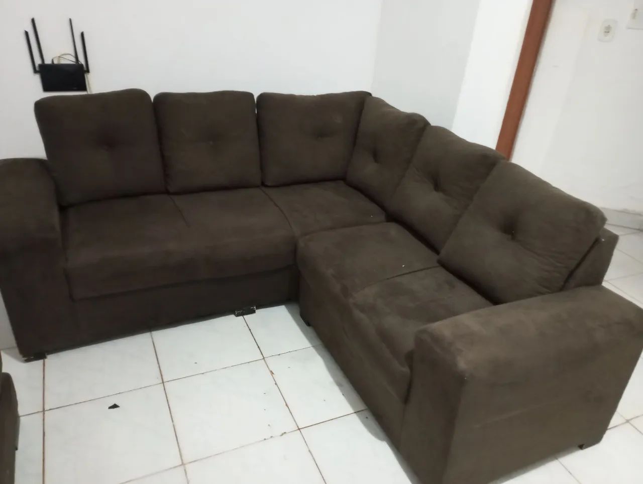 Vendo sofá 2 e 3 lugares marronleva de brinde sofá bicama - Foto 2