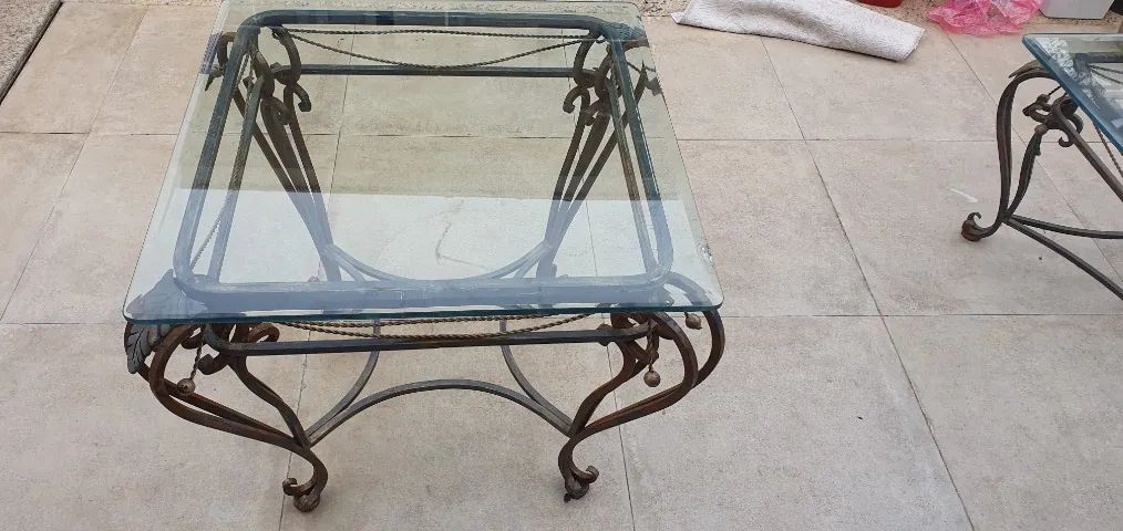 Mesa vidro e ferragem