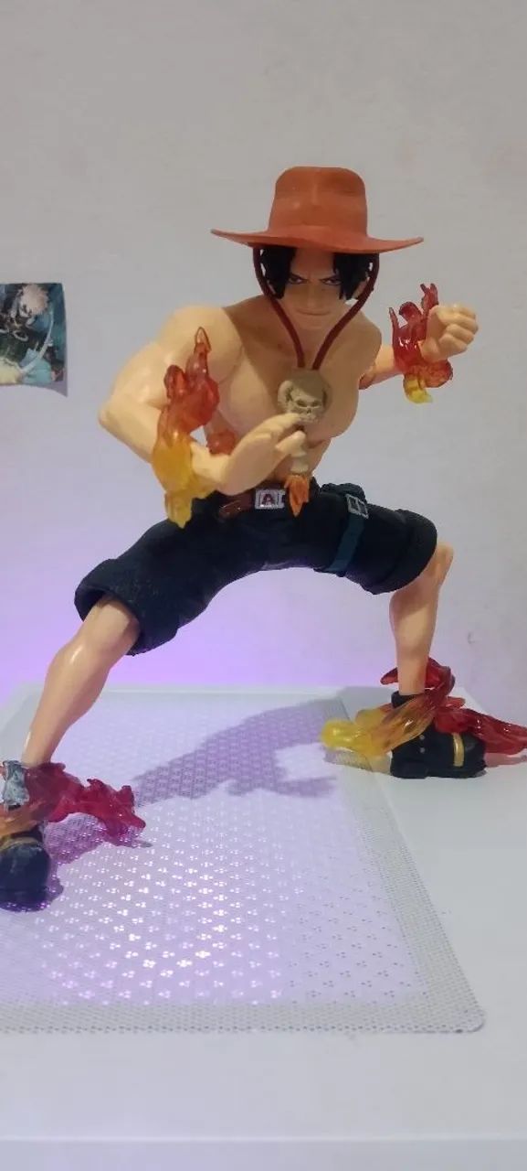 Action figure do Ace do anime One Piece