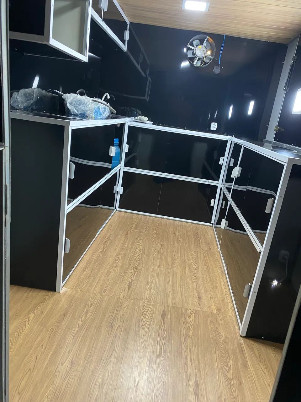 Fábrica de trailer reforma também - Foto 2