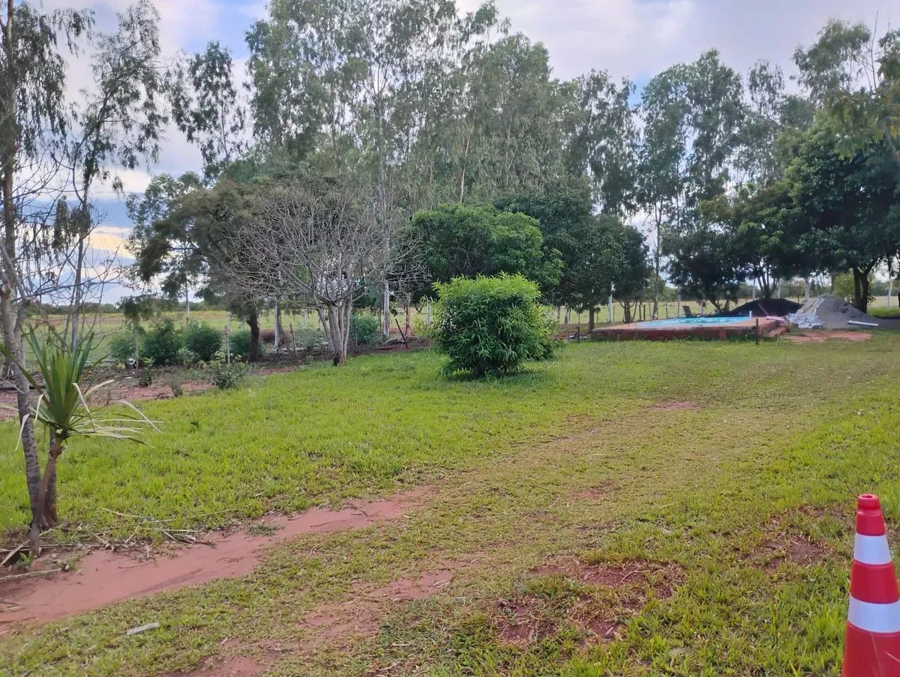 CÓD. 472  CHÁCARA A VENDA COM CASA E LAZER  NOVA ALVORADA/MS