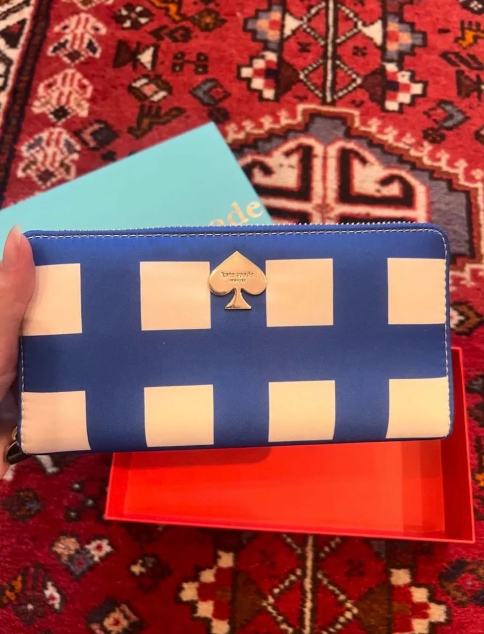 Carteira Kate spade azul e branca 