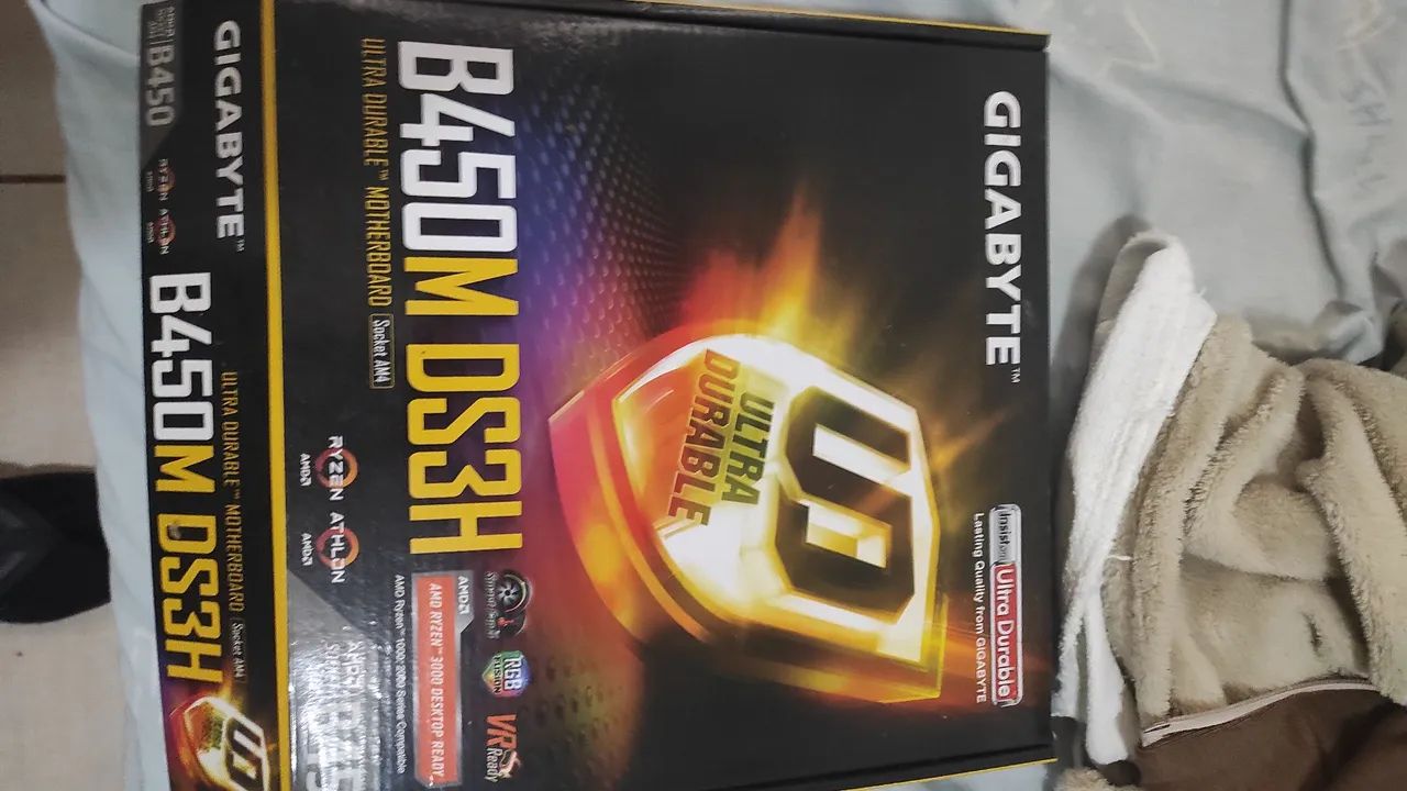 Placa mãe b450m Gigabyte  - Foto 2