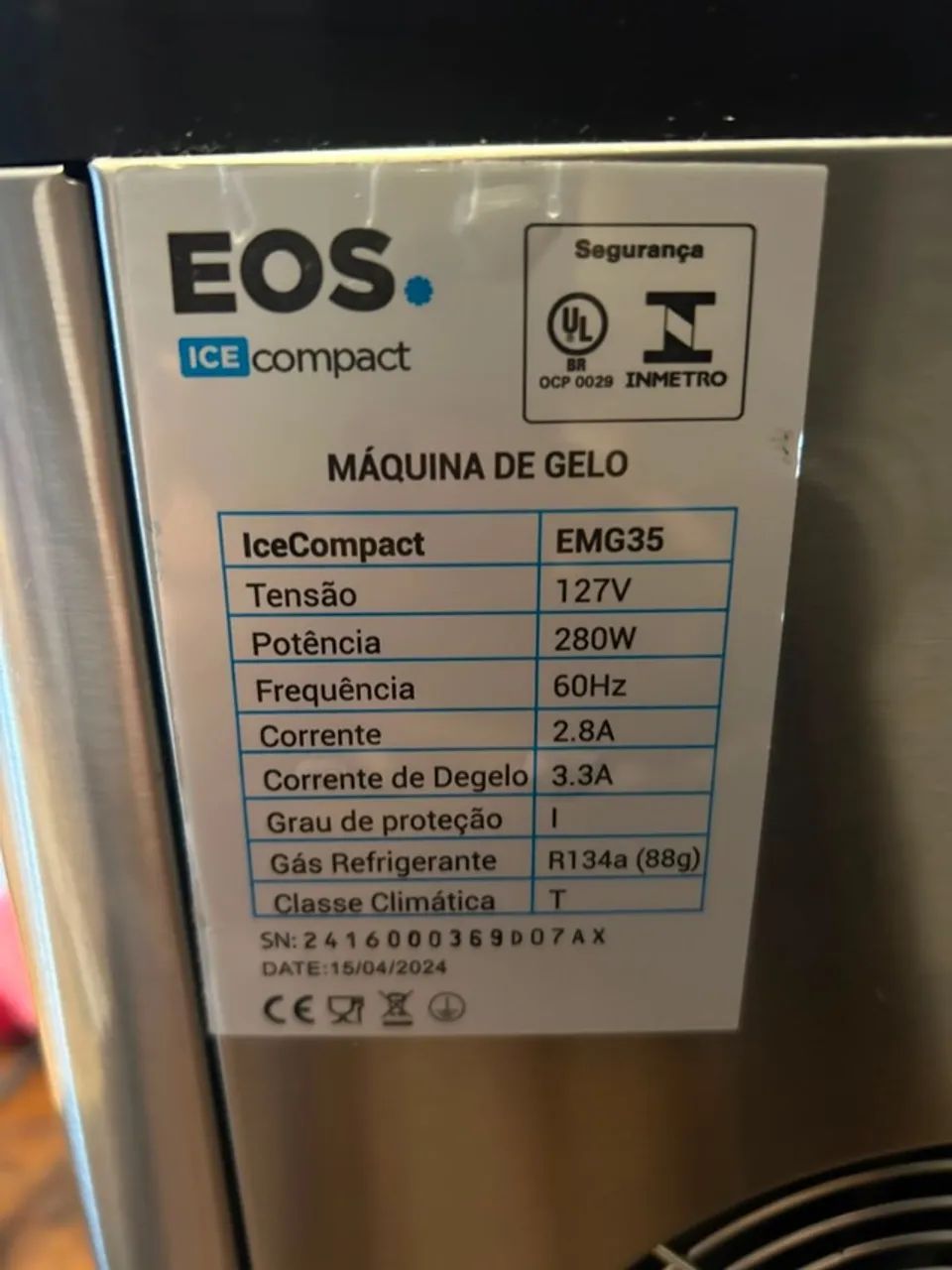 Máquina de Gelo EOS Black 35kg - Semi Nova 