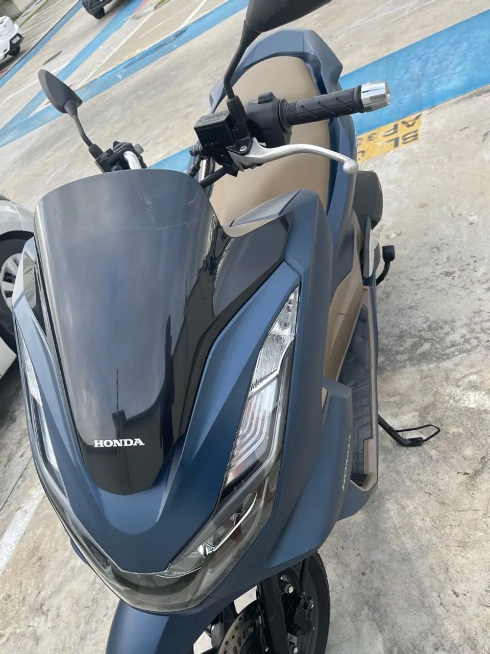Pcx  dlx 2024  - Foto 3