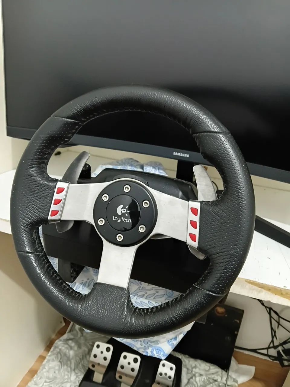 Volante g27 logitech funcionando bem novinho  - Foto 2
