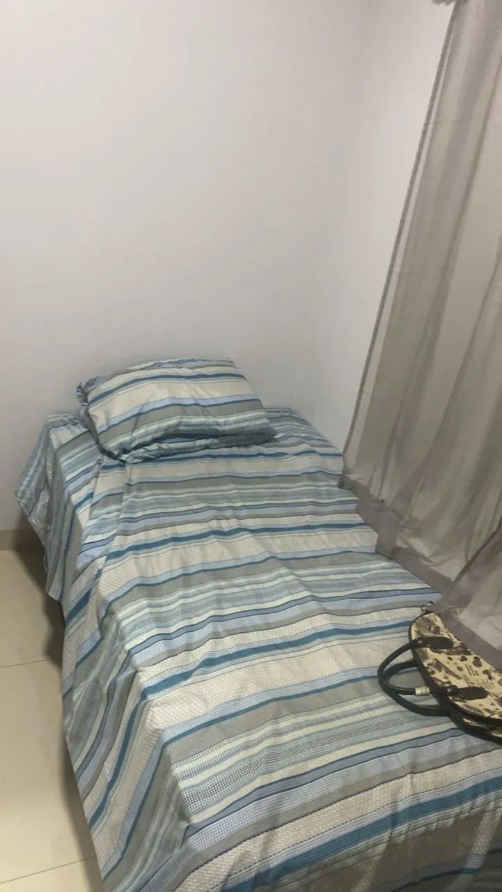 Cama solteiro pra ir embora logo 