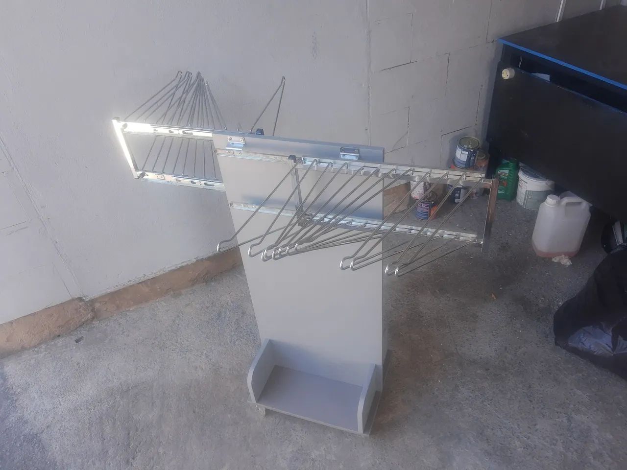 Calçeiro com rodízio para mostruário de loja  - Foto 3