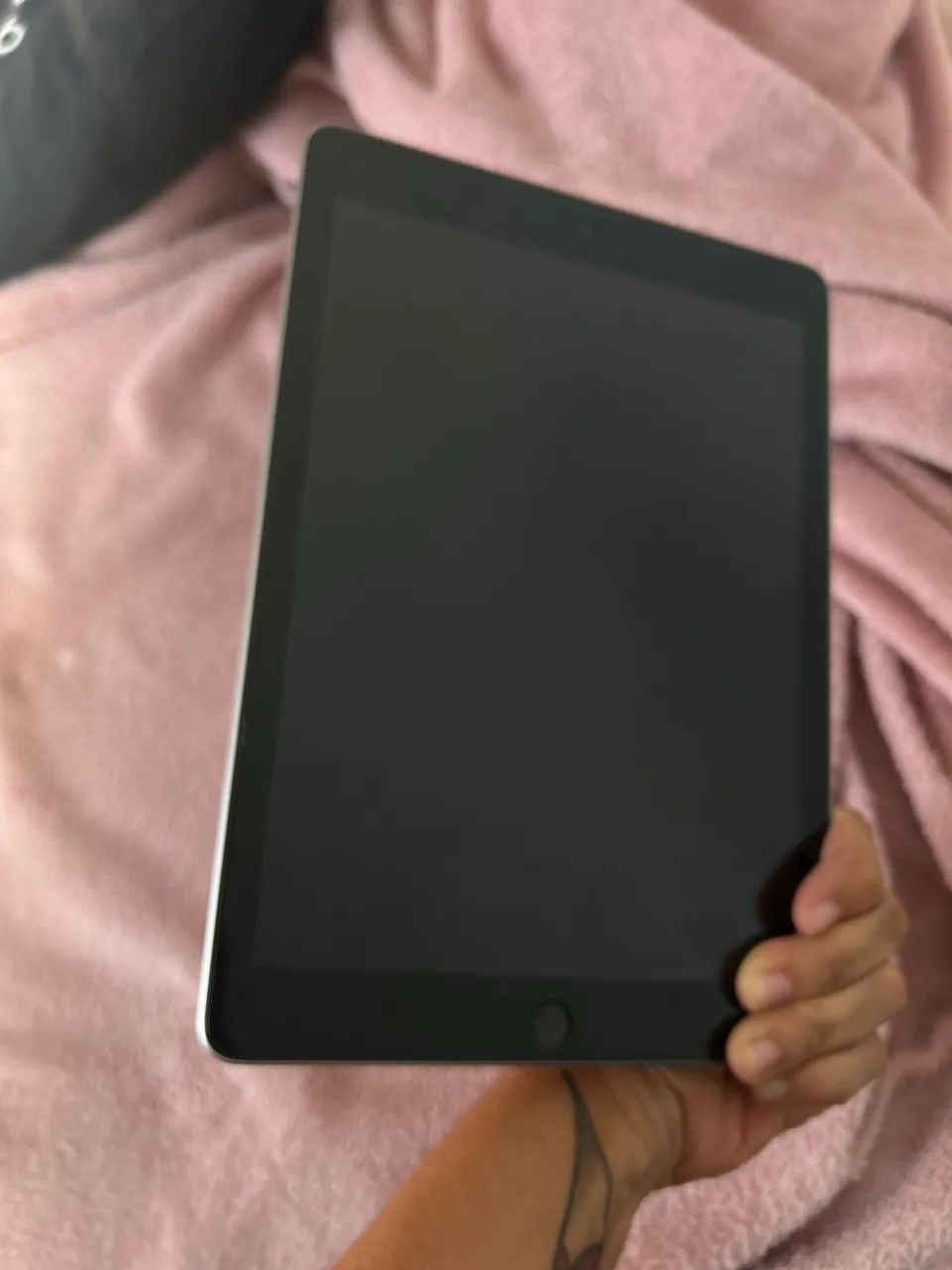 Ipad 9 - 128gb - Sem detalhes 