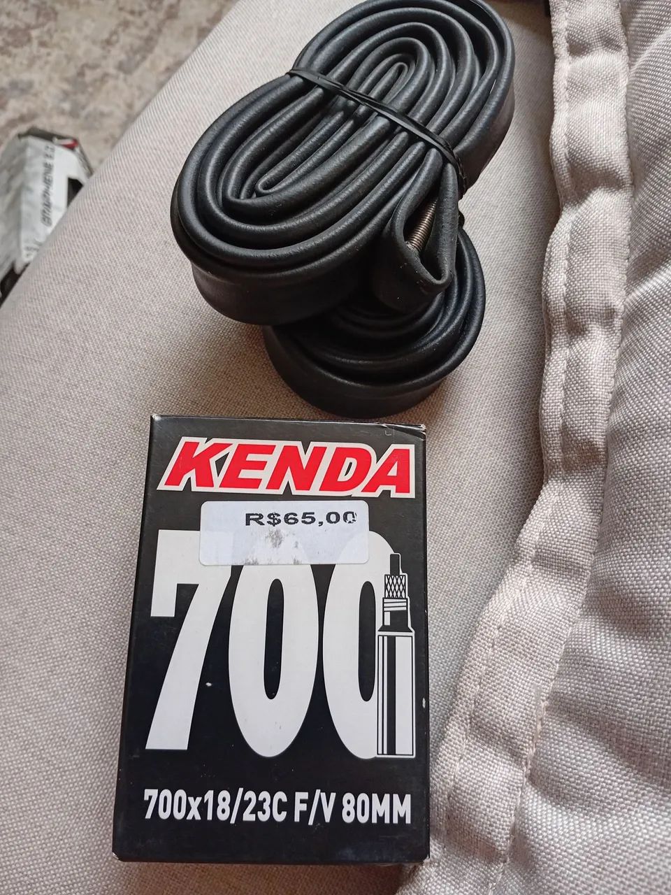 Camara de ar kenda 700X18/23c F/V 80MM NOVA/NUNCA USADA