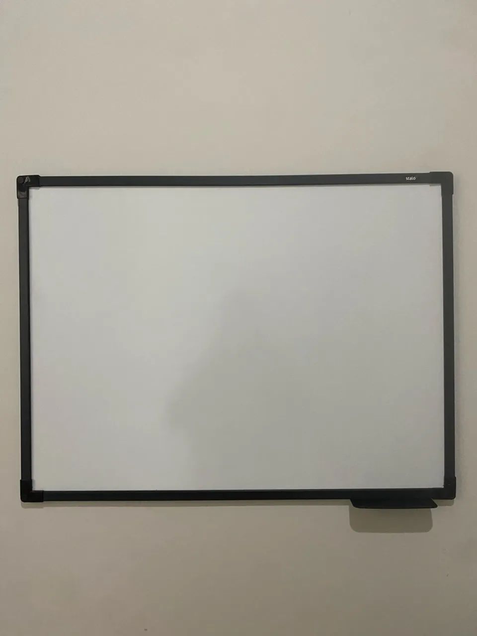 Quadro branco com base para pincel 