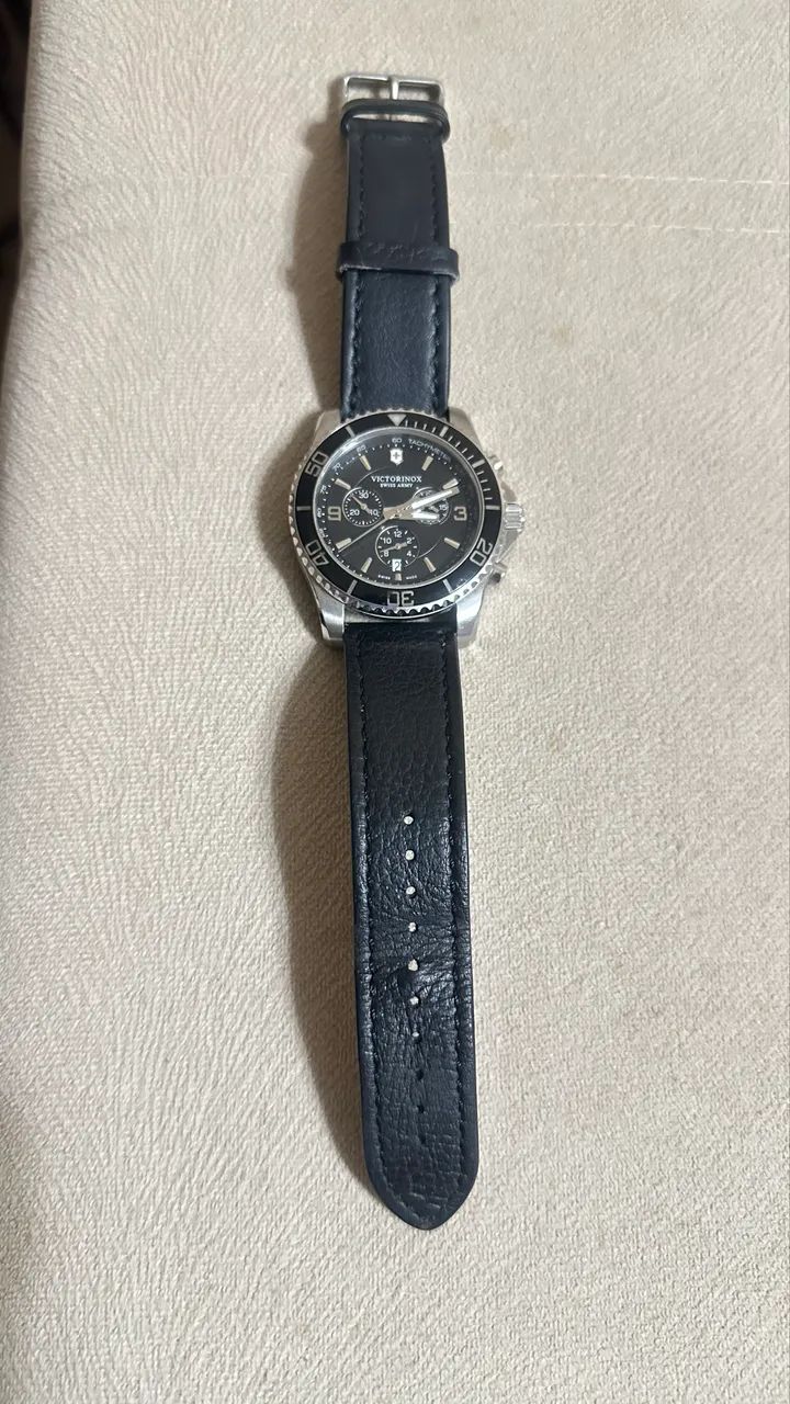 Relógio VICTOR INOX - em excelente estado com nota e caixa do produto. - Foto 3
