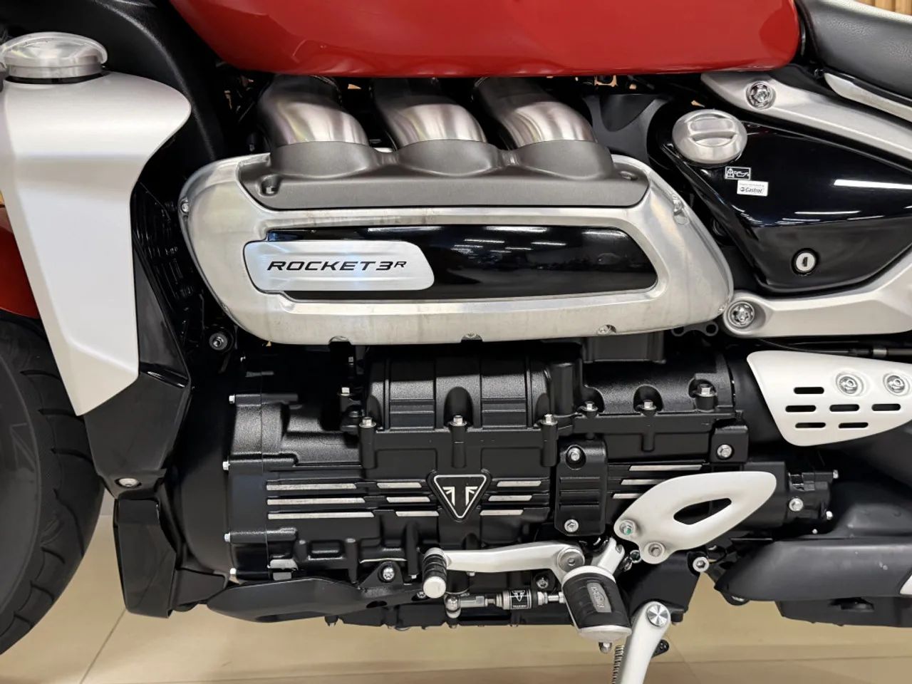 Triumph Rocket III R 2022 - Foto 4