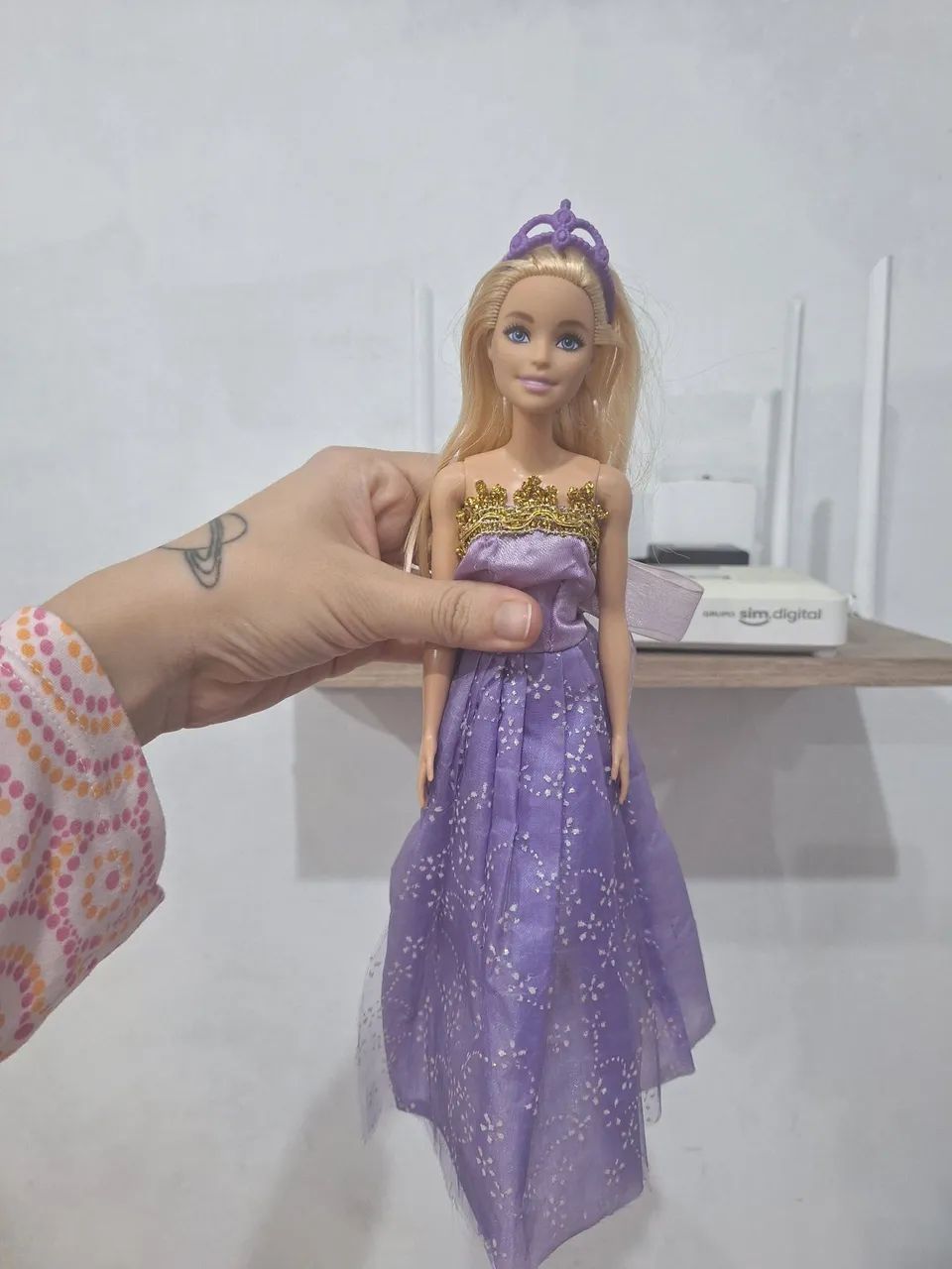 Boneca Barbir princesa de vestido roxo